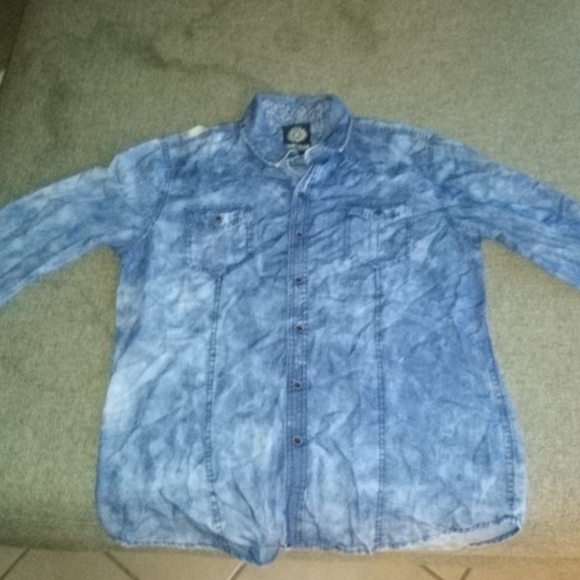 Button up shirts - Picture 10 of 16